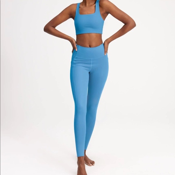 Girlfriend Collective Compressive High-Rise Legging in Haze (XS) - Picture 4 of 10